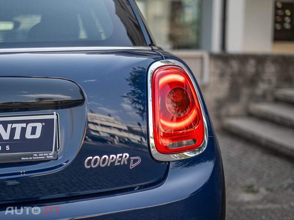 MINI Cooper Cooper D Auto