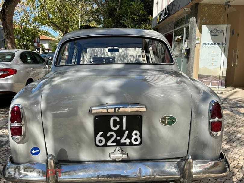 Peugeot 403 La Berline Grand Lux Toit Fixe