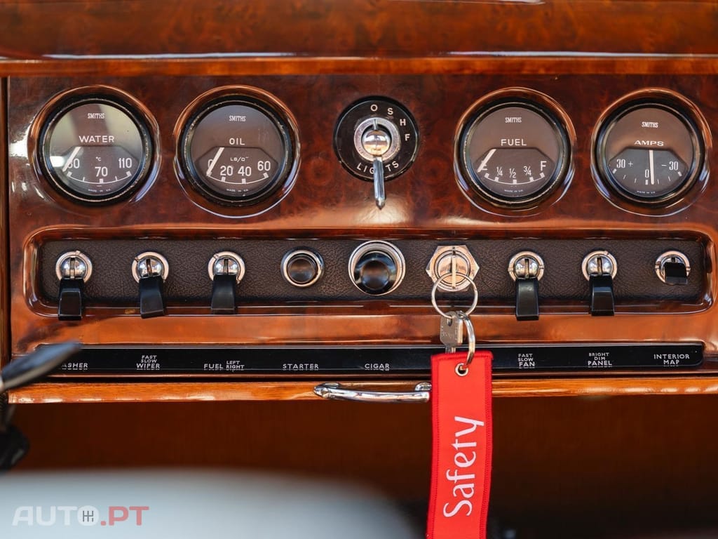 Jaguar S-Type 3.8
