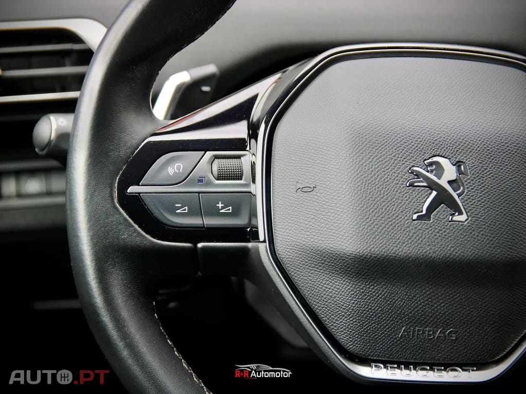 Peugeot 3008 1.6 Hybrid Allure e-EAT8