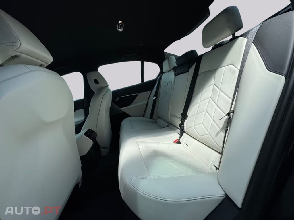 BMW i5 eDrive40 M-Sport I.V.A DEDUTIVEL 