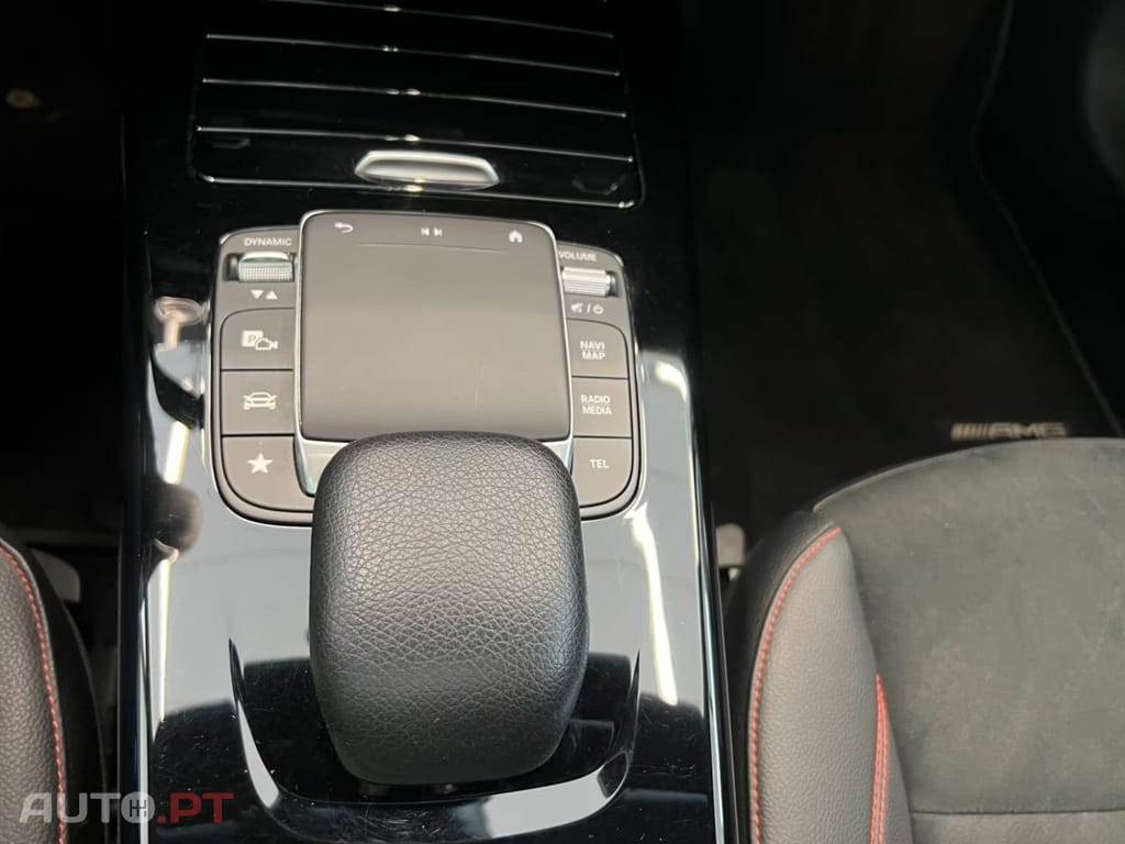 Mercedes-Benz CLA 250 I.V.A DEDUTÍVEL e SB AMG