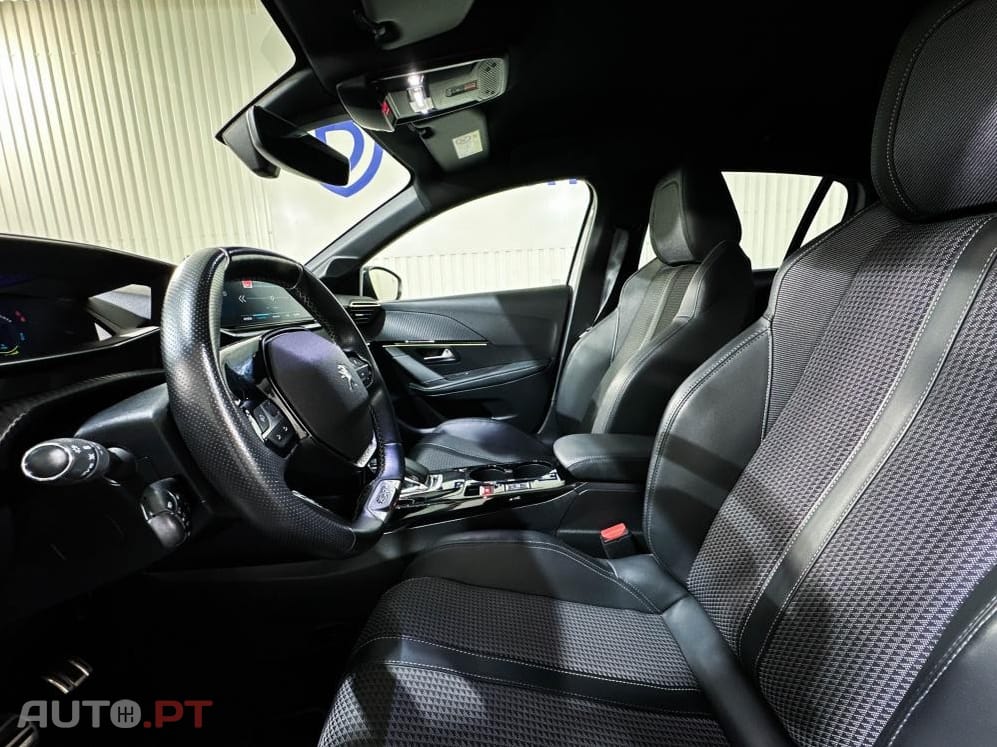 Peugeot E-208 50 kWh GT Pack