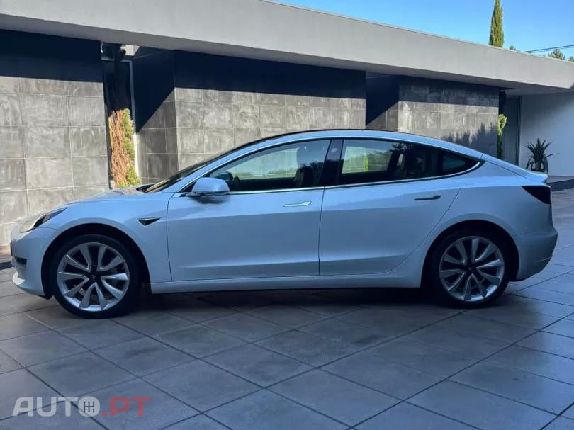 Tesla Model 3 Standard Range Plus RWD