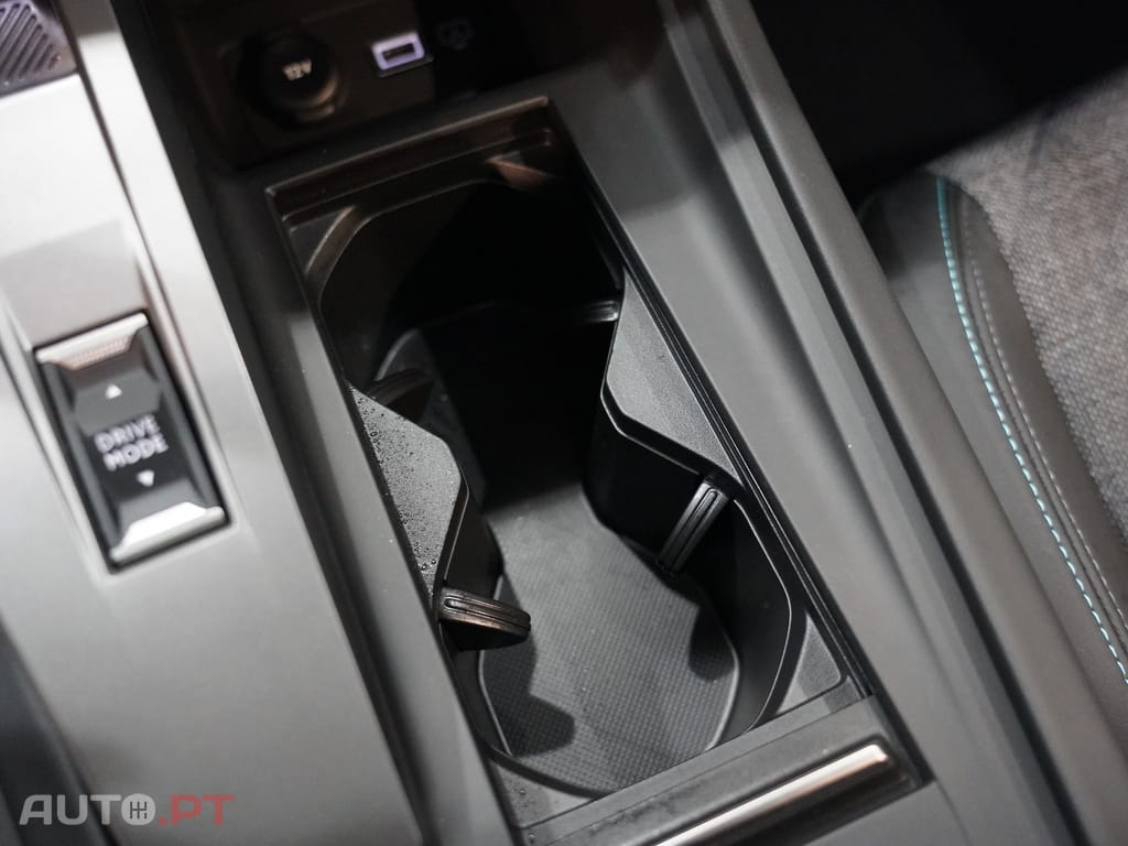 Peugeot 408 1.2 PureTech Allure EAT8