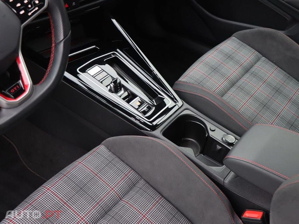 Volkswagen Golf 2.0 TSI GTI DSG