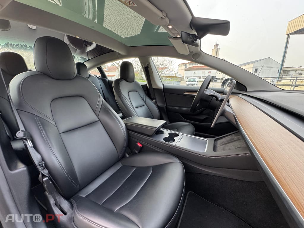 Tesla Model 3 Standard Range Plus RWD