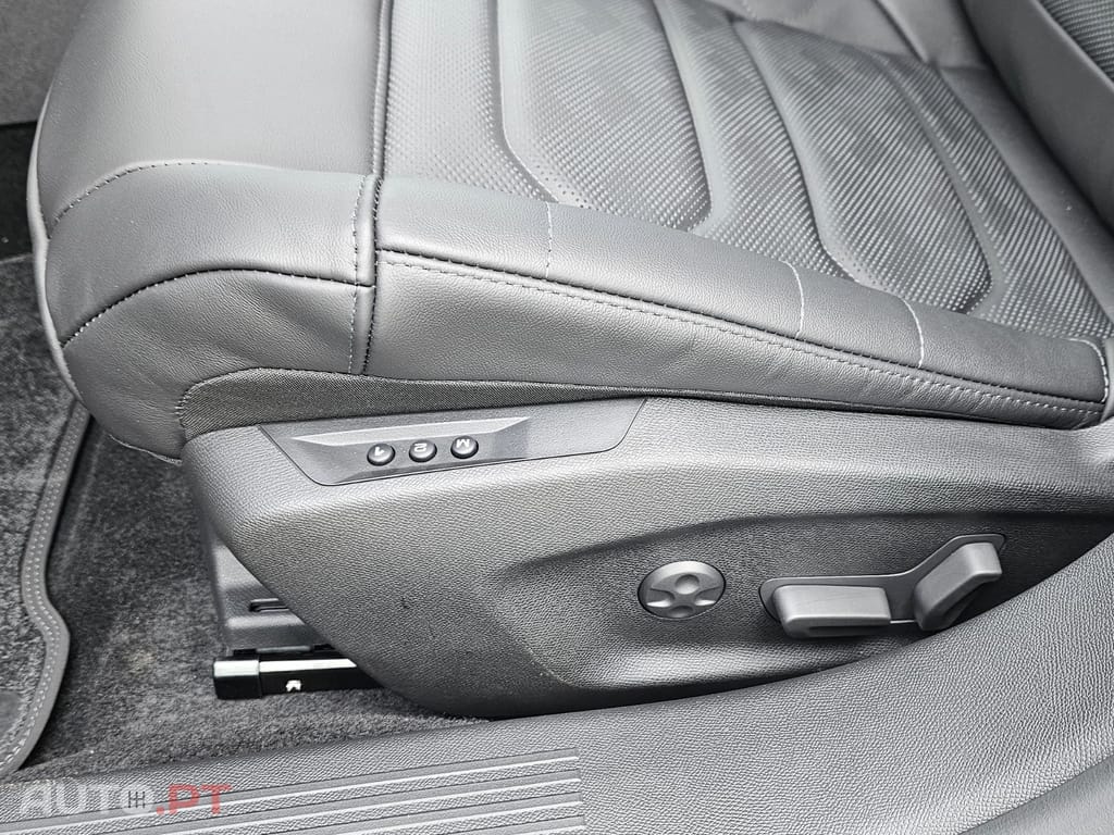 Citroen C5 X  1.2 Hybrid Plus e-DSC6 I.V.A DEDUTÍVEL 