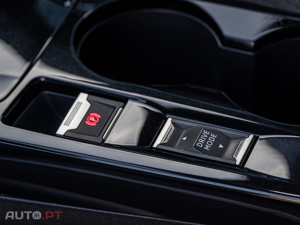 Peugeot E-2008 50 kWh GT