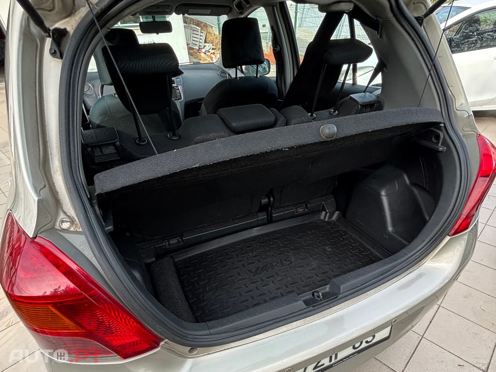 Toyota Yaris C/ GPL. -  1.3 VVT-i High Pack +Navi & GPL