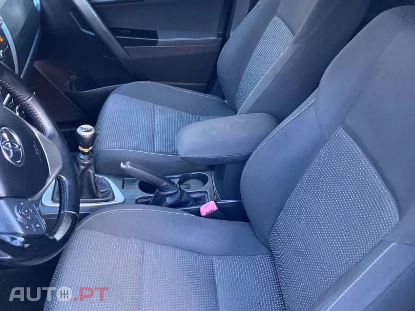 Toyota Auris 1.4 D-4D Exclusive