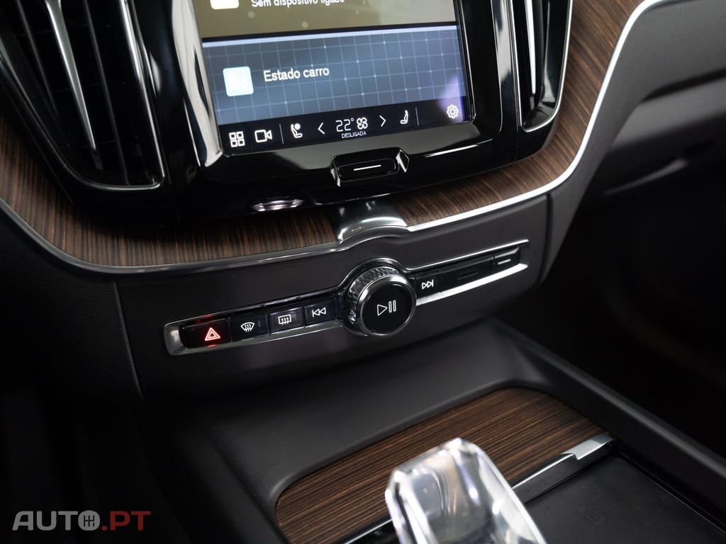 Volvo XC60 2.0 T6 PHEV Plus Dark