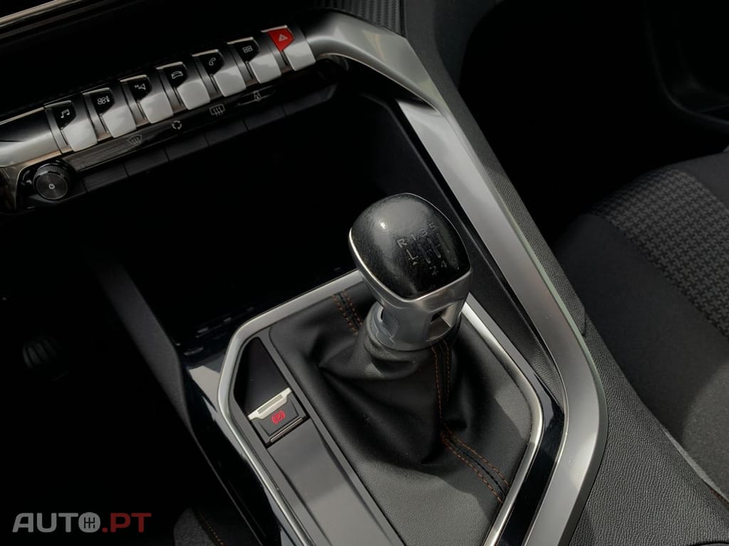 Peugeot 3008 1.5 BlueHDi Active
