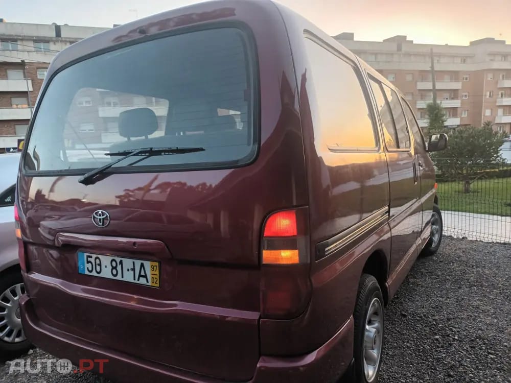 Toyota HiAce 2.4 D LXH12LB