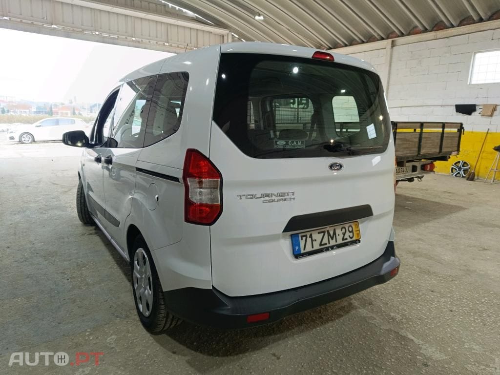 Ford Tourneo 1.5 TDCi Ambiente