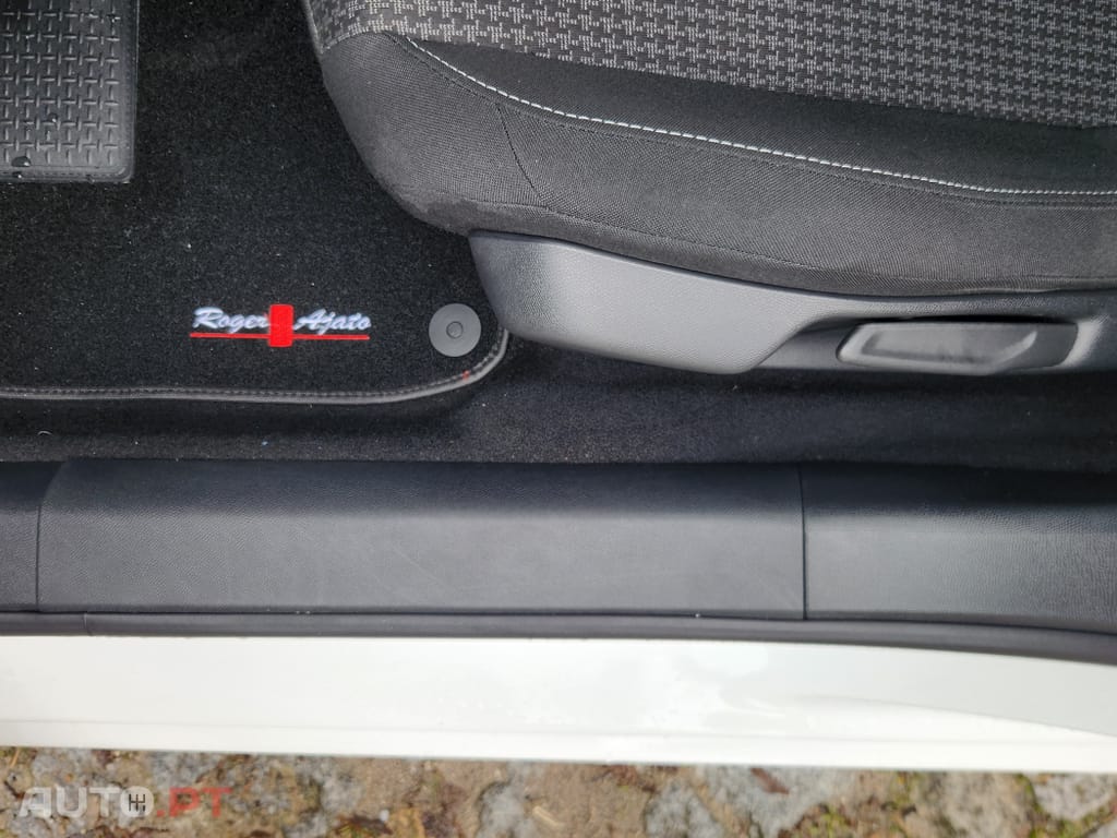 Peugeot 308 1.5 BlueHDi Business Line