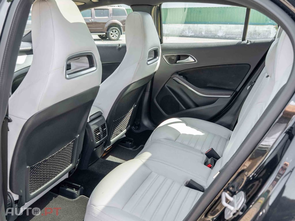 Mercedes-Benz GLA 220 220 d AMG Line