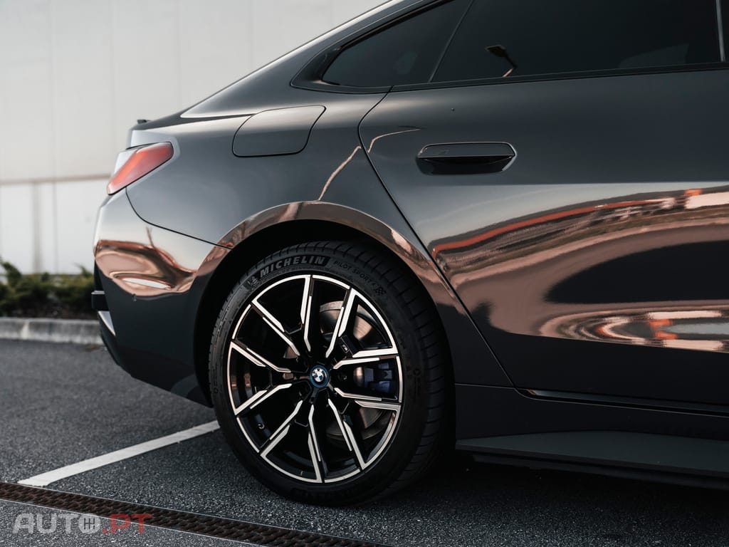 BMW i4 eDrive40 Desportiva M