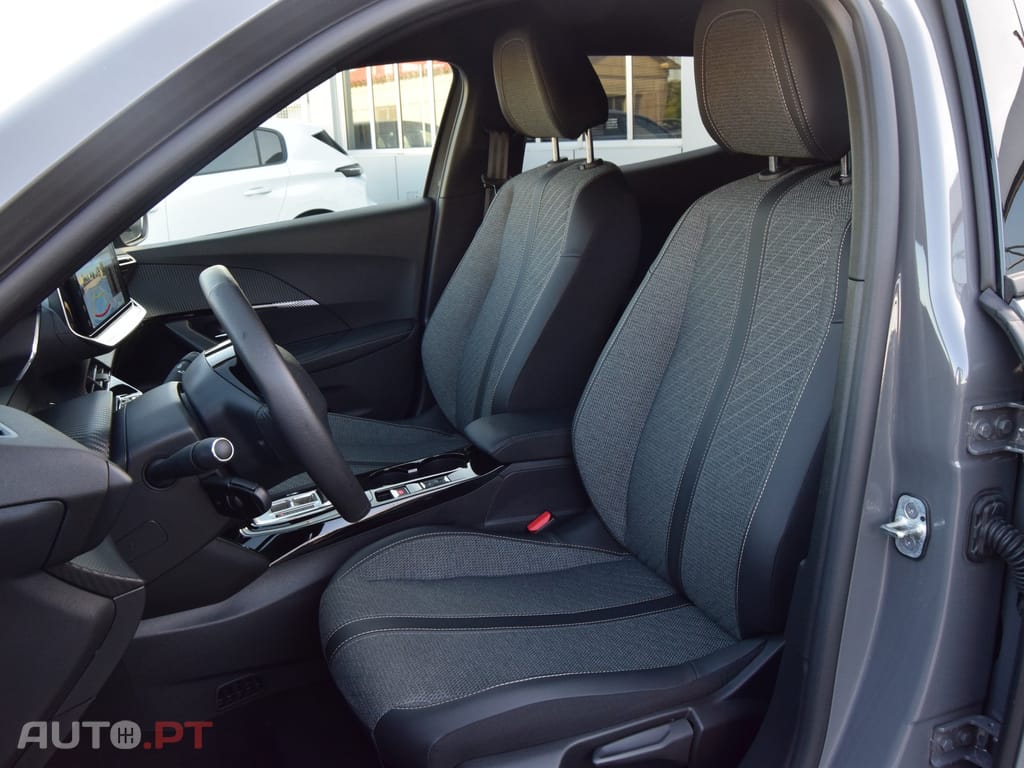 Peugeot E-2008 50 kWh Allure