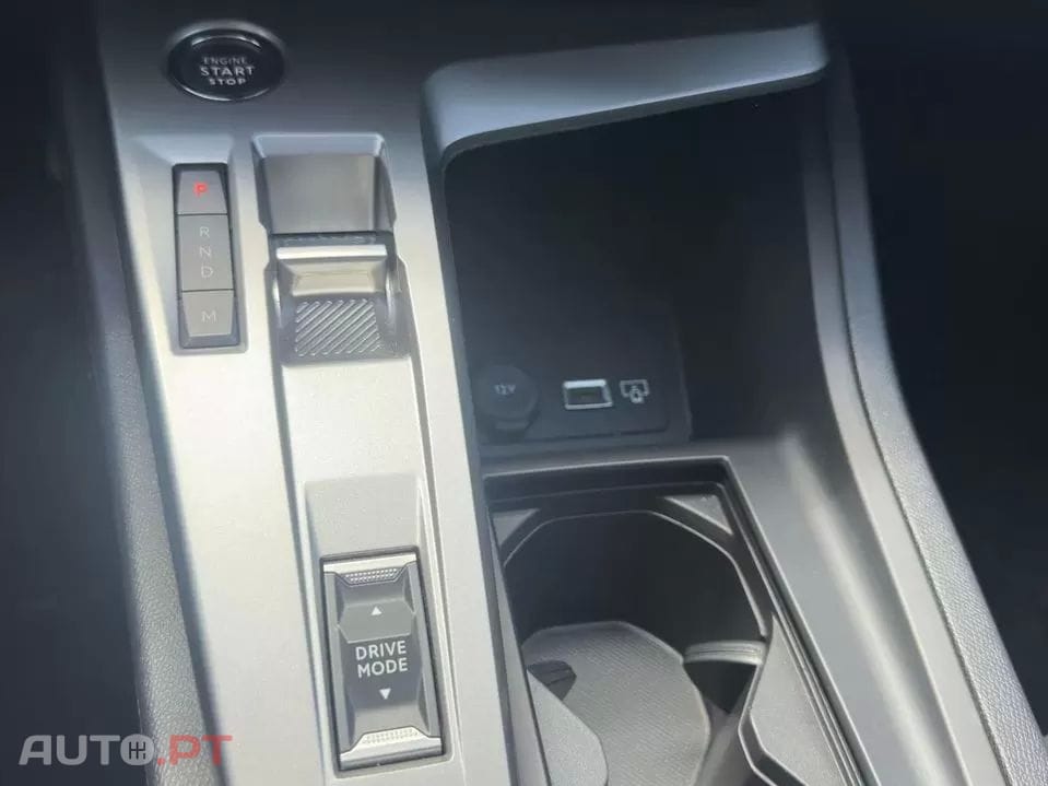 Peugeot 308 1.2 Hybrid Style e-DCS6 — fotografia 15