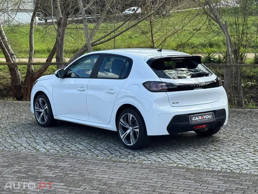 Peugeot 208 1.2 PureTech Allure EAT8