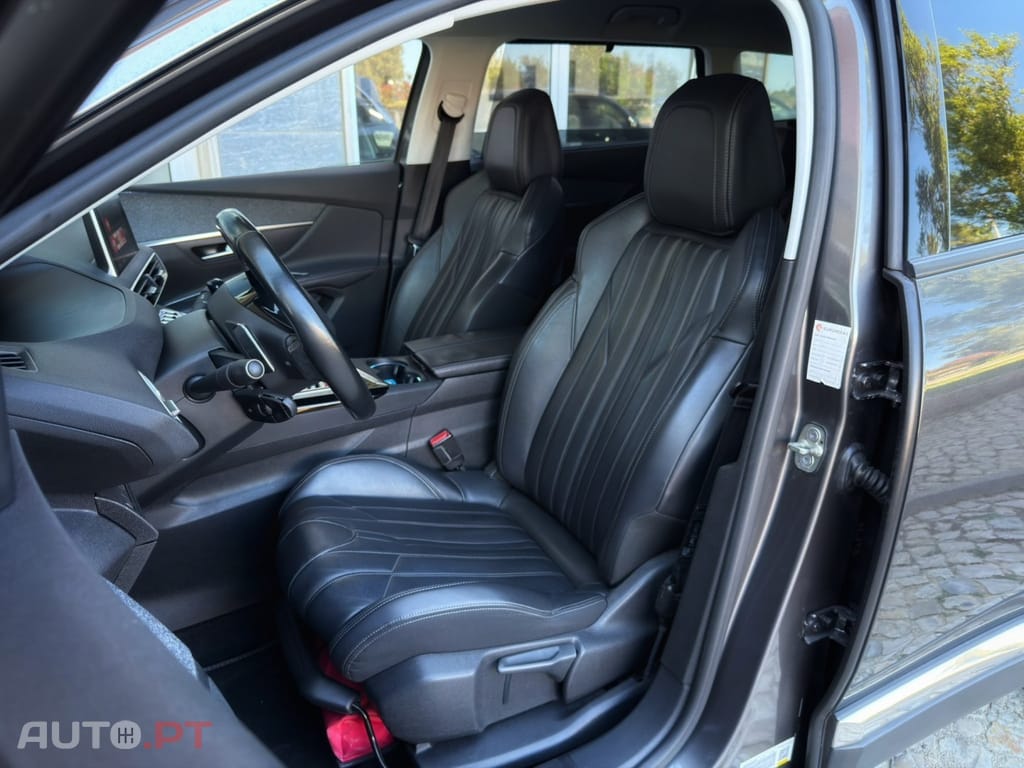 Peugeot 5008 1.5 BlueHDi Allure Pack EAT8