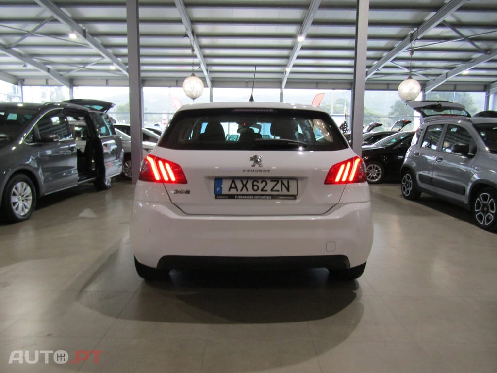 Peugeot 308 1.5 BlueHDi Style EAT8