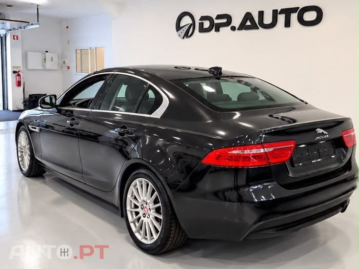 Jaguar XE 2.0 D Prestige Aut.