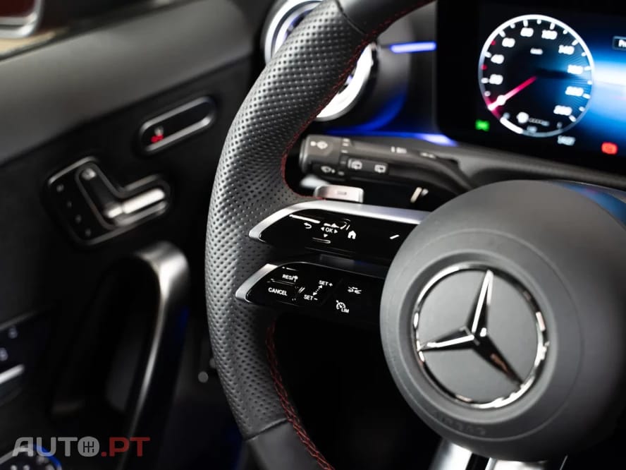 Mercedes-Benz A 250 e AMG Line