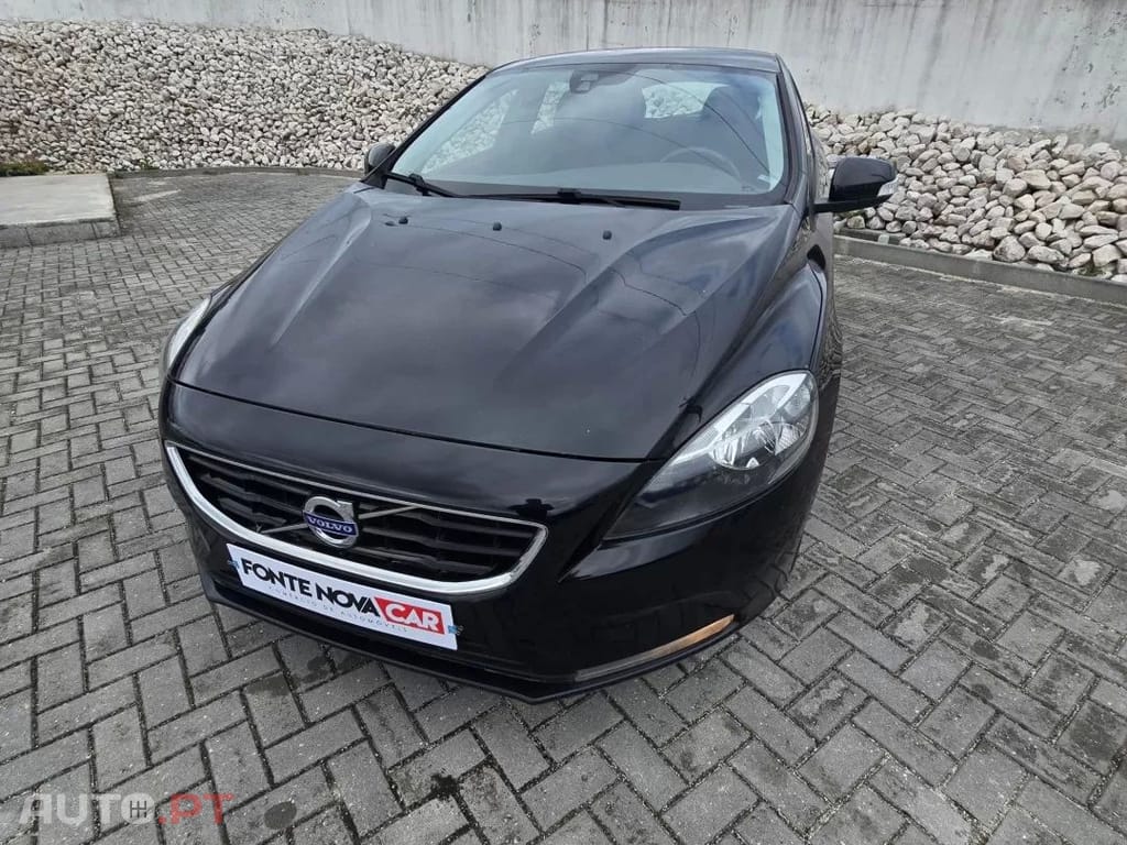 Volvo V40 2.0 D2 Kinetic Eco — fotografia 8
