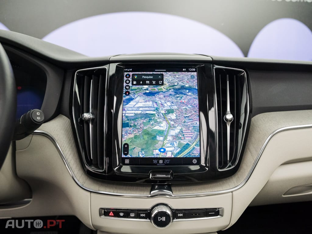 Volvo XC60 2.0 T6 PHEV Core AWD