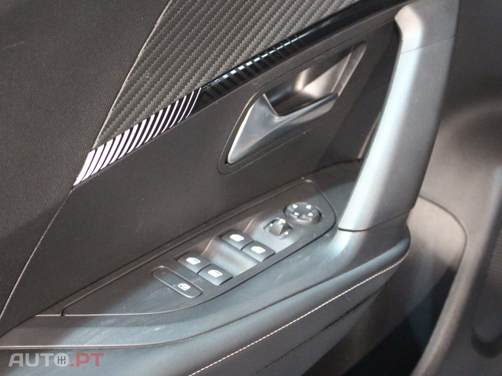 Peugeot 2008 1.2 PureTech Allure Pack EAT8