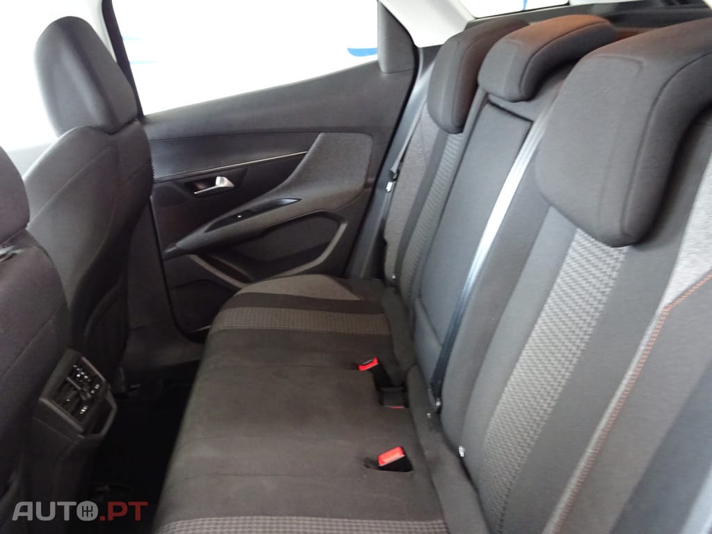 Peugeot 3008 1.5 BlueHDi Active EAT8