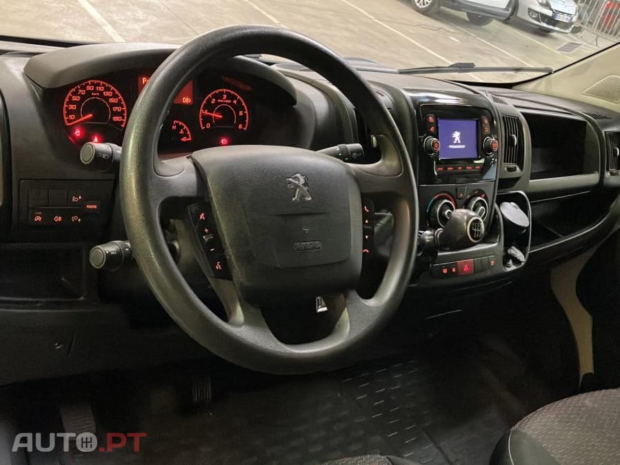 Peugeot Boxer 2.2 BlueHDi 333 L3H2 Premium