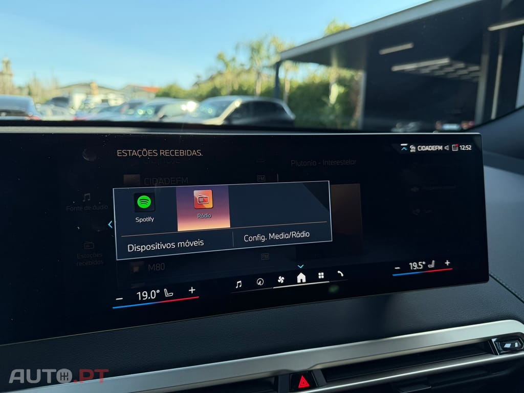 BMW iX xDrive 40 Pack Desportivo