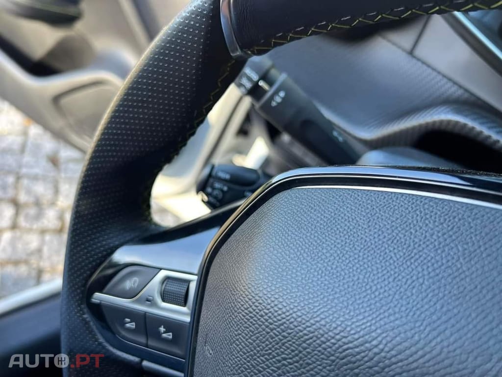 Peugeot 208 1.2 PureTech GT Line