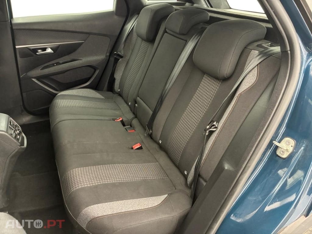 Peugeot 3008 1.2 PureTech Active Pack EAT8