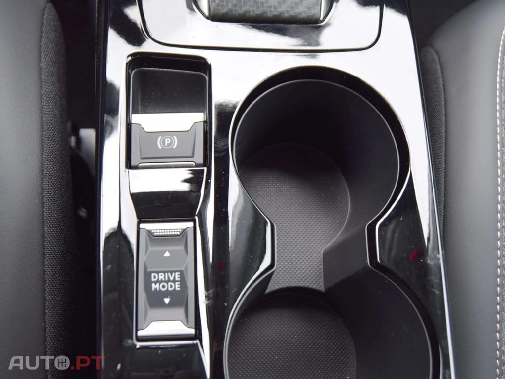 Peugeot 208 1.2 Hybrid Allure e-DCS6