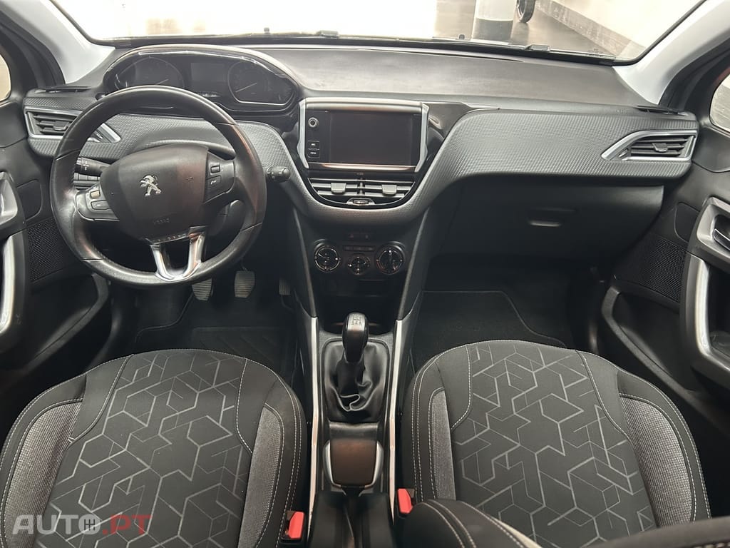 Peugeot 2008 1.2 PureTech Allure
