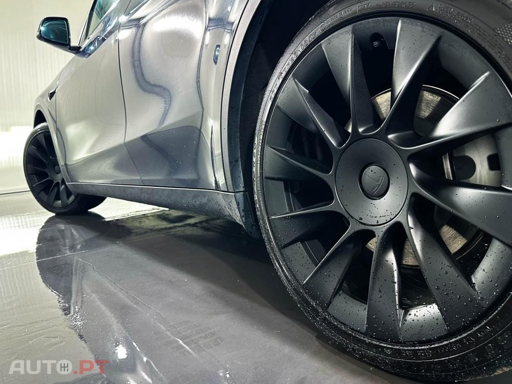 Tesla Model Y Long Range Dual Motor AWD