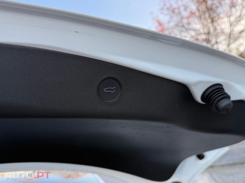 Tesla Model 3 Long-Range Dual Motor AWD