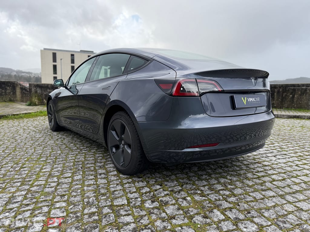 Tesla Model 3 Standard Range Plus RWD