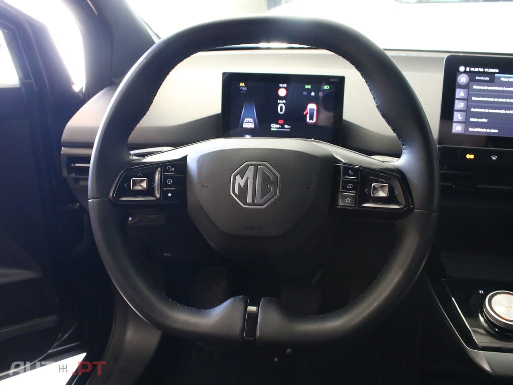 MG MG4 64 kWh Luxury