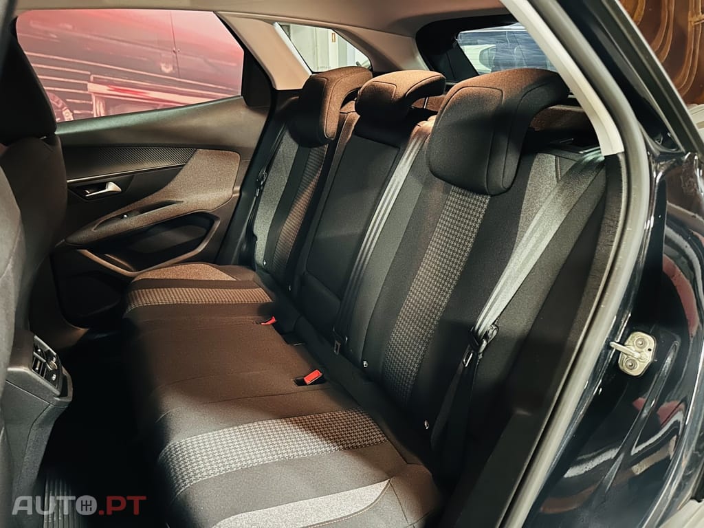 Peugeot 3008 1.2 PureTech Allure EAT8