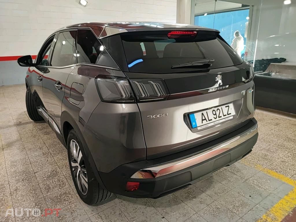 Peugeot 3008 1.6 Hybrid Allure e-EAT8