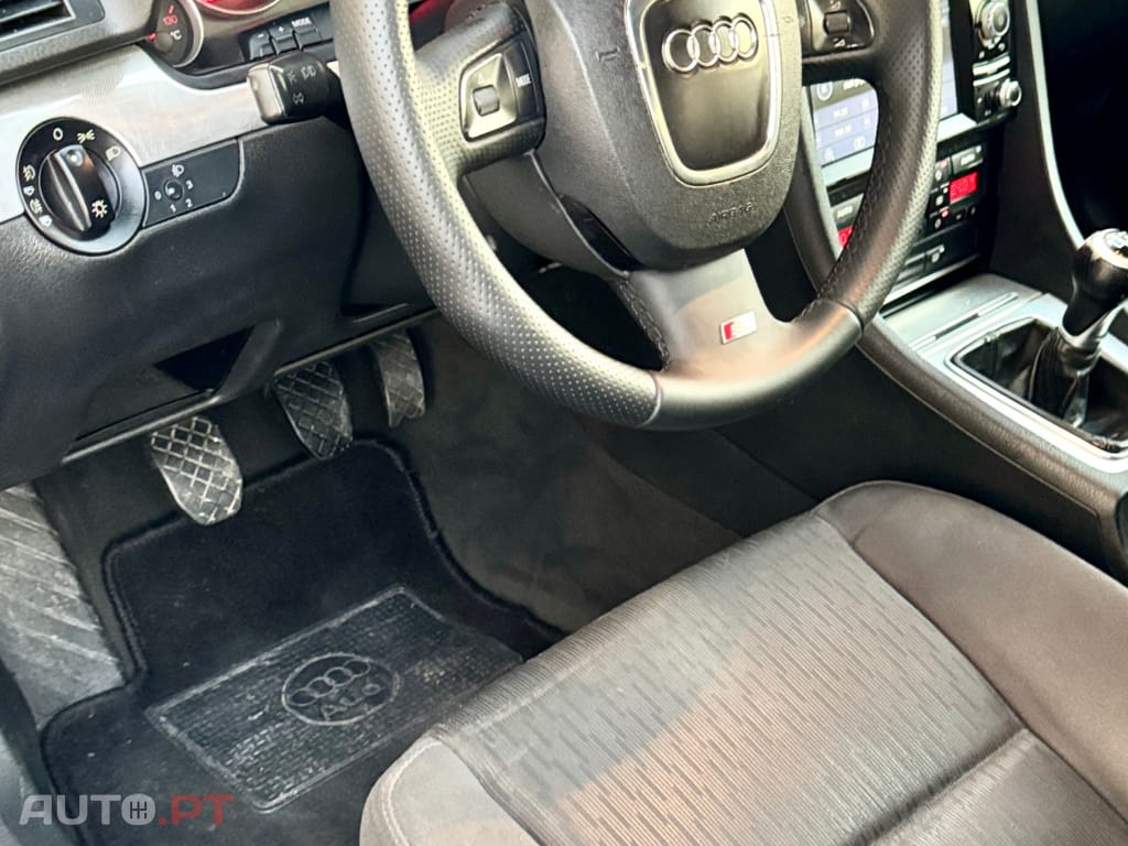 Audi A4 Avant 2.0 TDi S-line