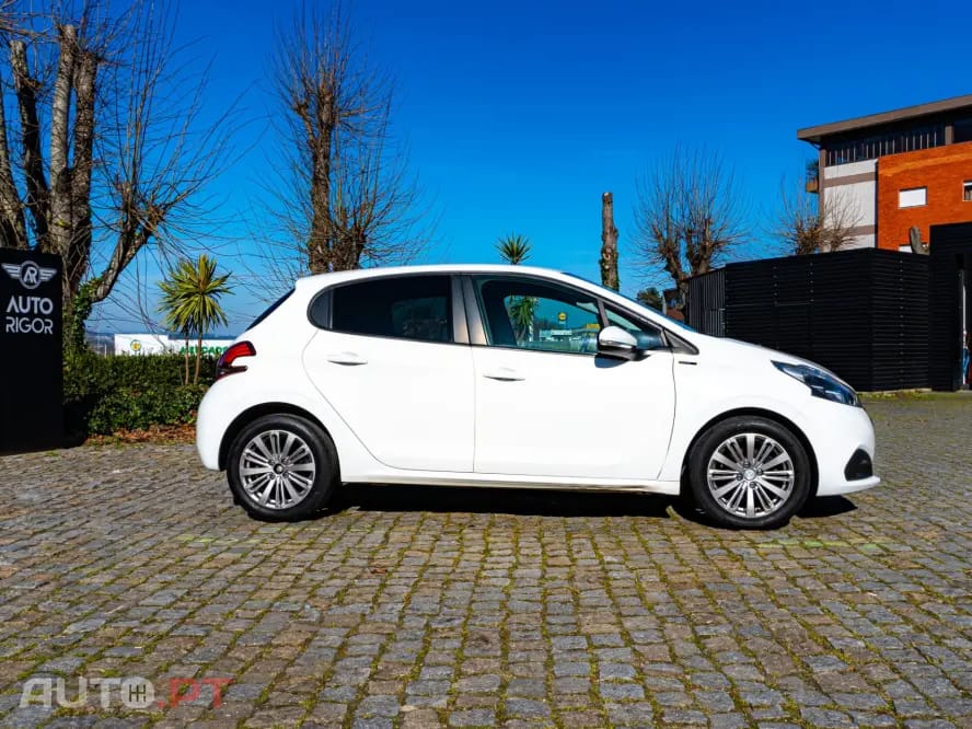 Peugeot 208 1.5 BlueHDi Allure