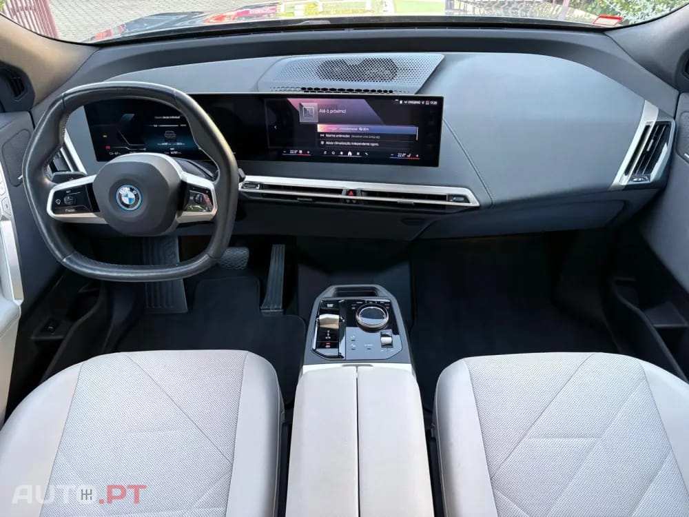 BMW iX xDrive 50 Pack Desportivo