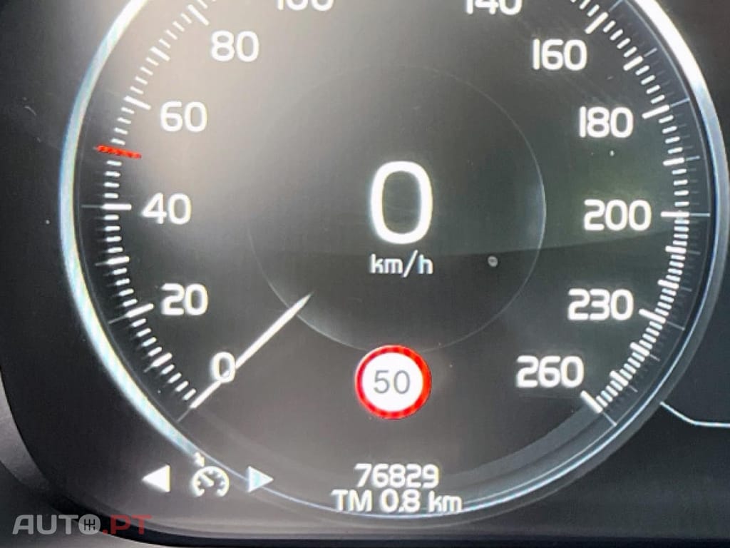 Volvo XC60 2.0 T8 PHEV Momentum Plus AWD