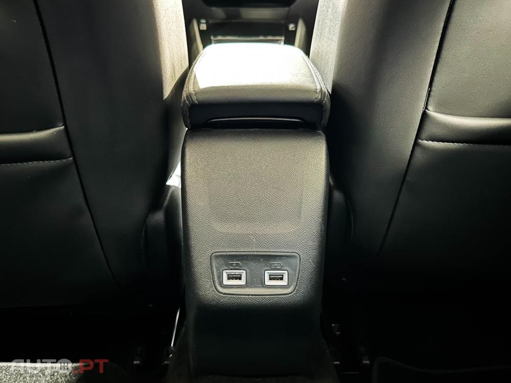 Peugeot E-2008 50 kWh Allure Pack